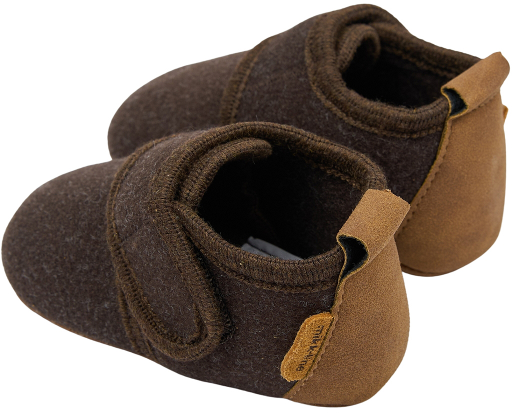 Softe Lauflernschuhe / Hausschuhe aus Filz + Kunstledersohle mit Klett von MIKK LINE in Chocolate